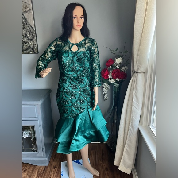 Formal Green shimmery dress! - Picture 3 of 5